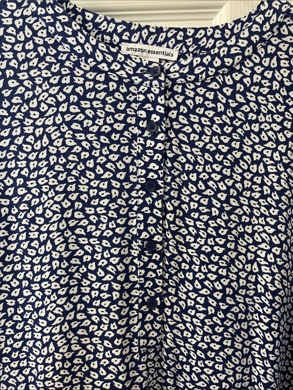 Amazon Essentials Navy/White Petals Blouse L - Picture 4 of 11